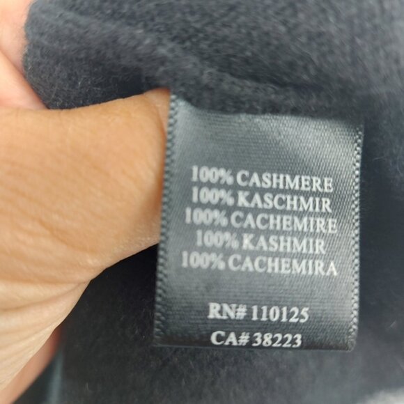 Qi Cashmere Black Mini Dress with Gray accent round neck v back Size small - Picture 3 of 4